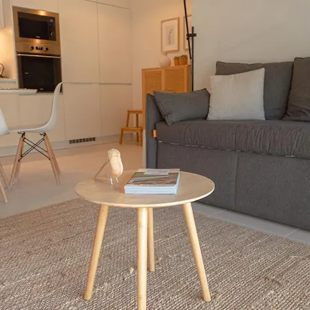 Modern 2br With Garden & Pool Apartman *