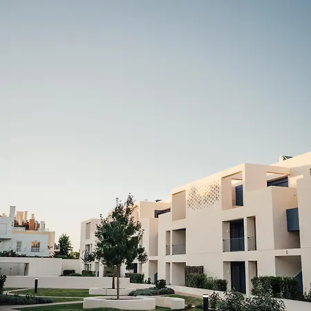 Modern 2br With Garden & Pool Apartman *