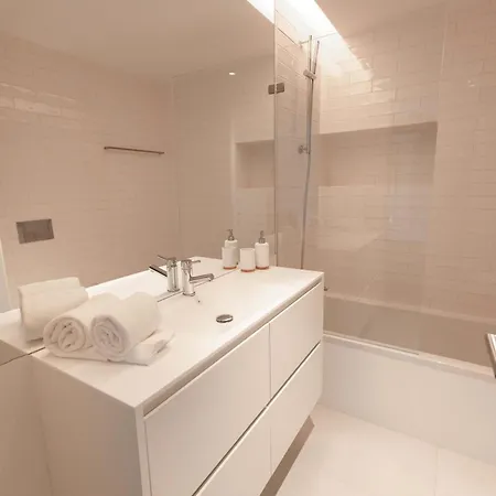 Modern 2br With Garden & Pool