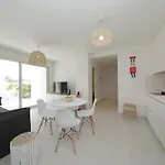 Modern 2br With Garden & Pool *