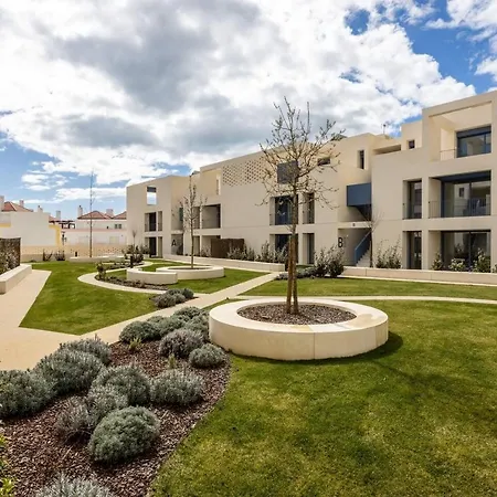 Modern 2br With Garden & Pool Appartement *